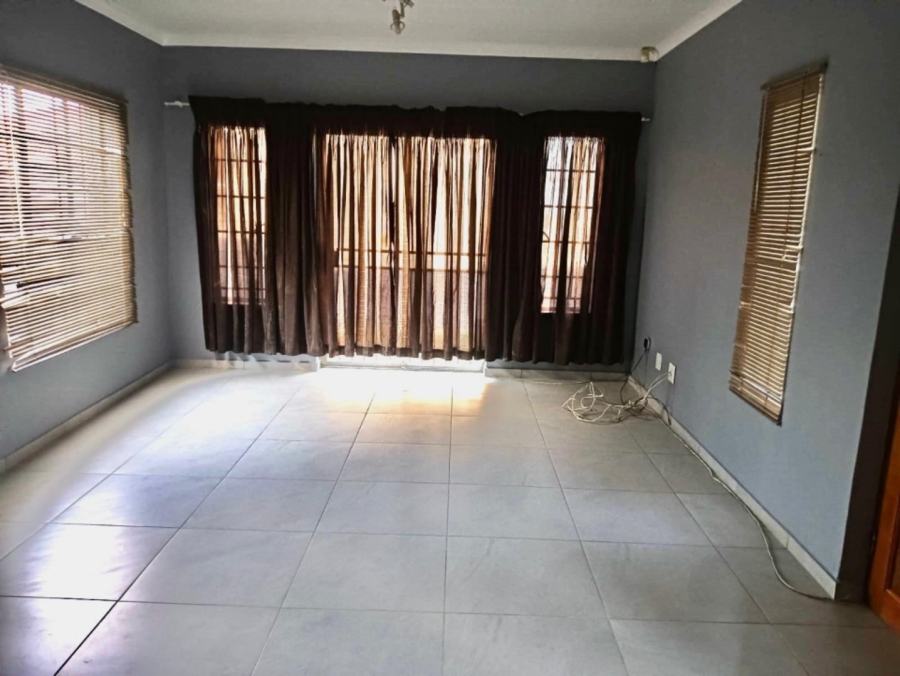 To Let 3 Bedroom Property for Rent in Safari Gardens North West